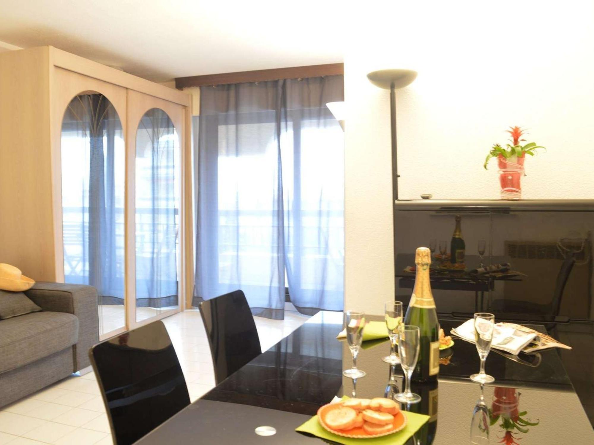 Studio Cabine A 200M De Port Frejus, Plage, Commerces, Terrasse, 4 Couchages, Menage Inclus - Fr-1-226A-31 ภายนอก รูปภาพ