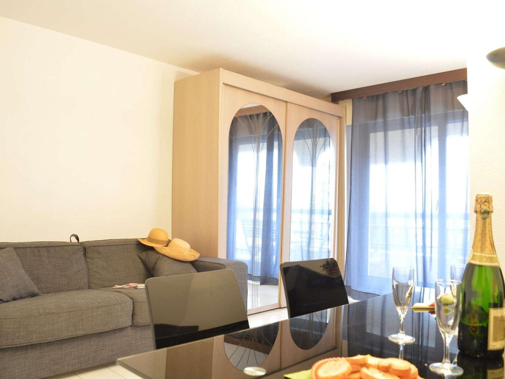 Studio Cabine A 200M De Port Frejus, Plage, Commerces, Terrasse, 4 Couchages, Menage Inclus - Fr-1-226A-31 ภายนอก รูปภาพ