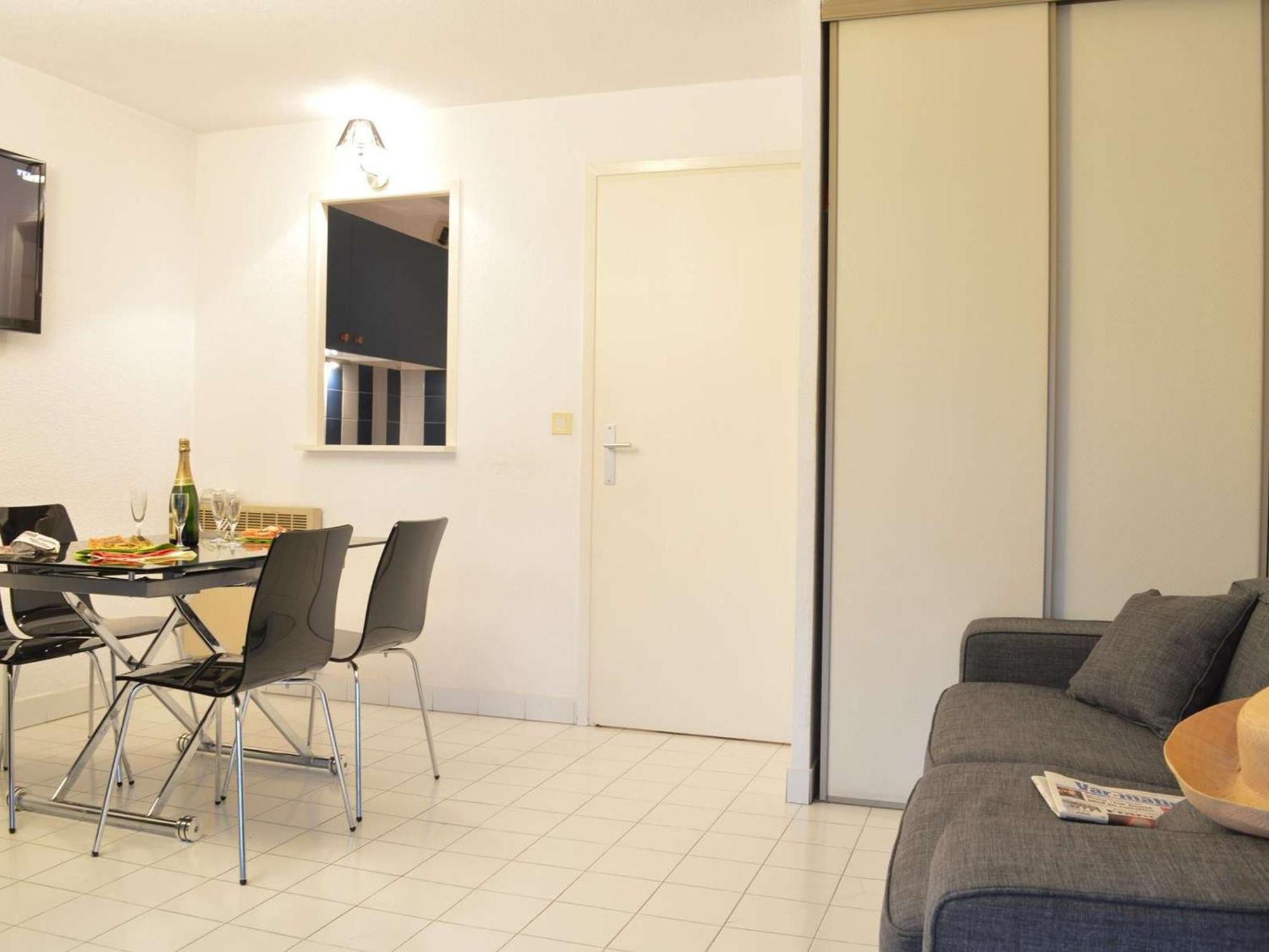 Studio Cabine A 200M De Port Frejus, Plage, Commerces, Terrasse, 4 Couchages, Menage Inclus - Fr-1-226A-31 ภายนอก รูปภาพ